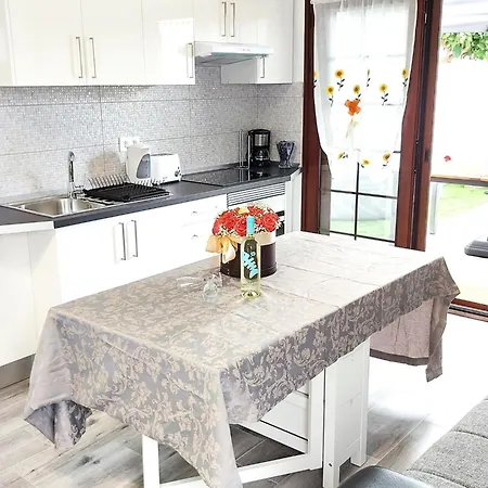 Blanca Apartment, Garden View 2 Bedrooms *